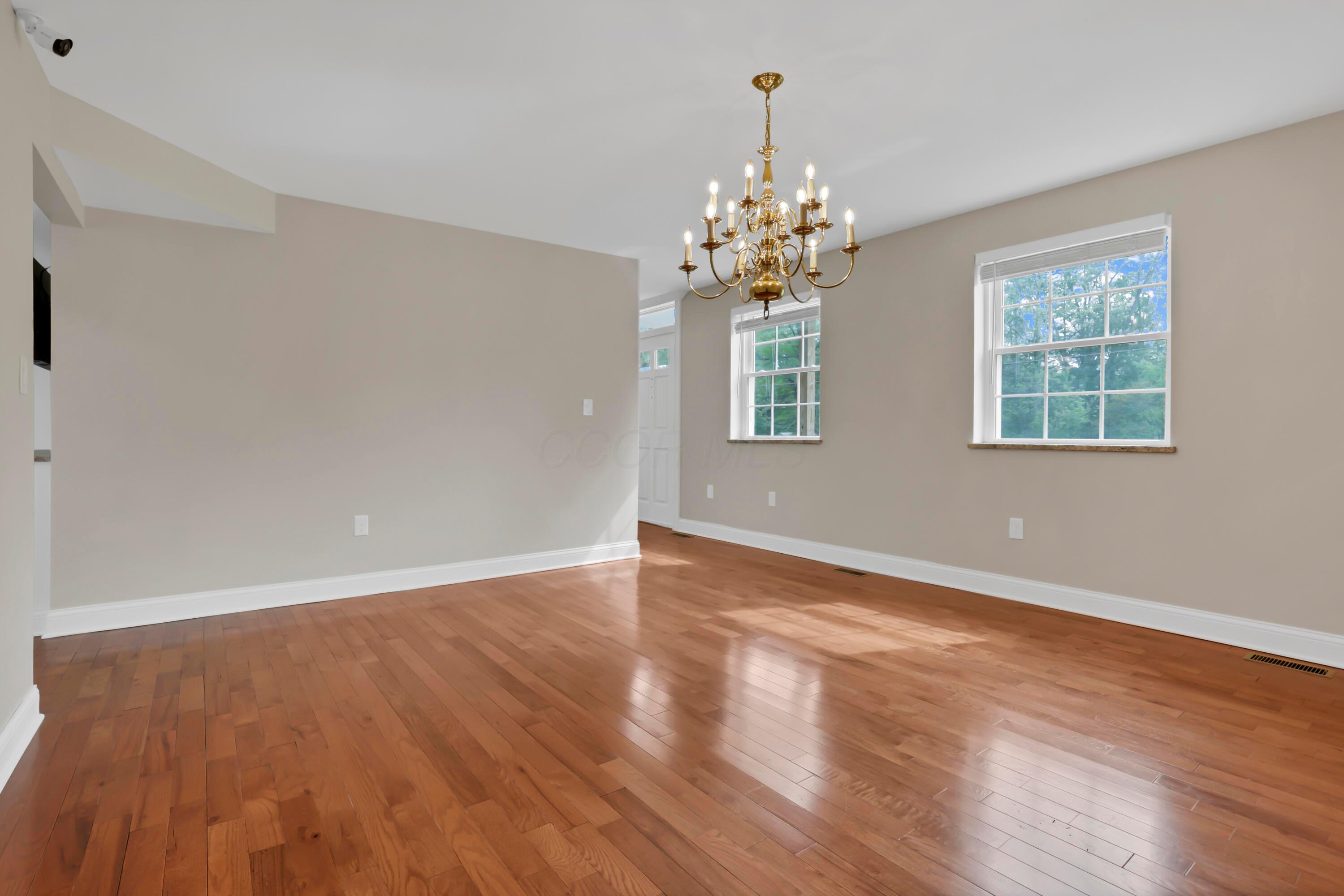 7977 Harlem Road Westerville, OH 43081 - Photo 12 of 94 19-print-0N4A9048