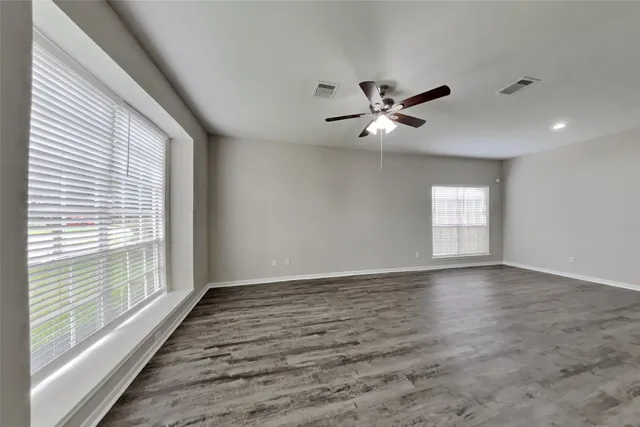 $2,300 | 16023 Willowpark Drive, Tomball, TX 77377