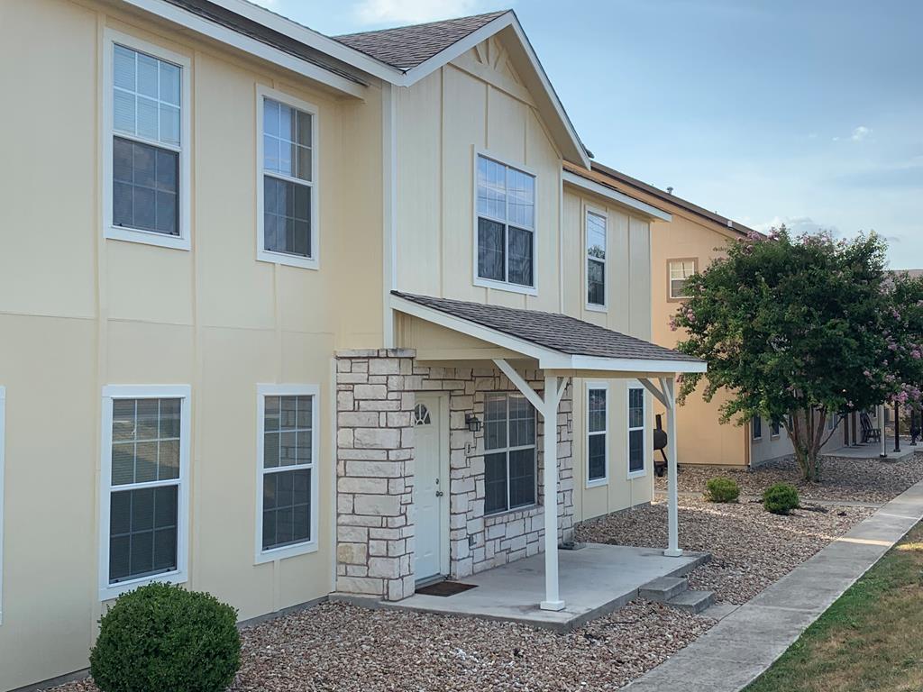 2318 Sailing Way Kerrville, TX 78028 - Photo 1 of 7 Main View