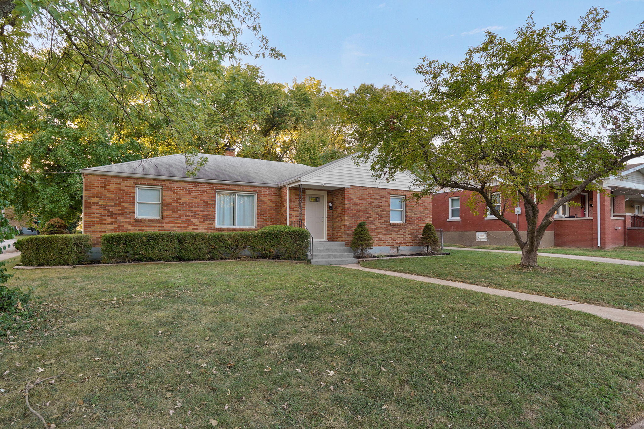 637 S Kickapoo Ave-3