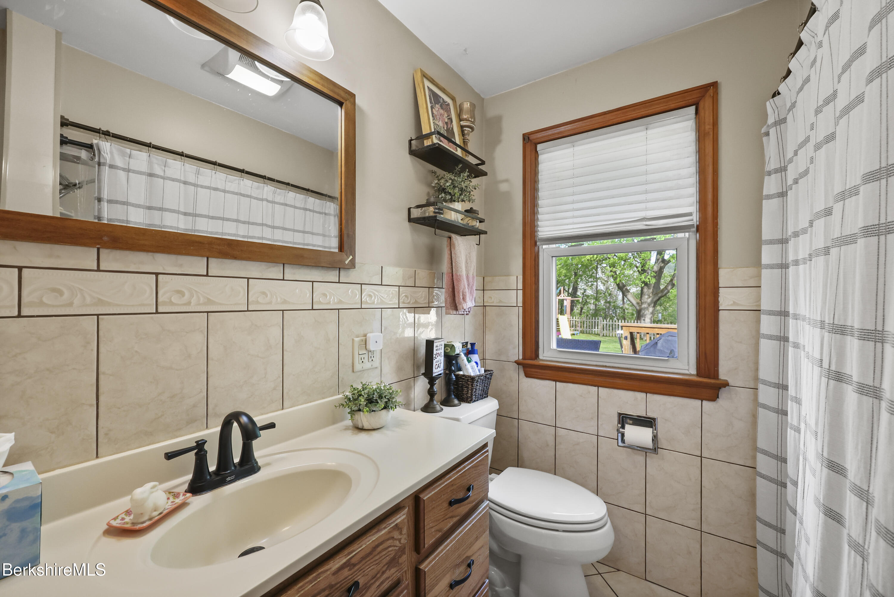 60 Willow Street Adams, MA 01220 - Photo 9 of 31 First Floor Full Bath