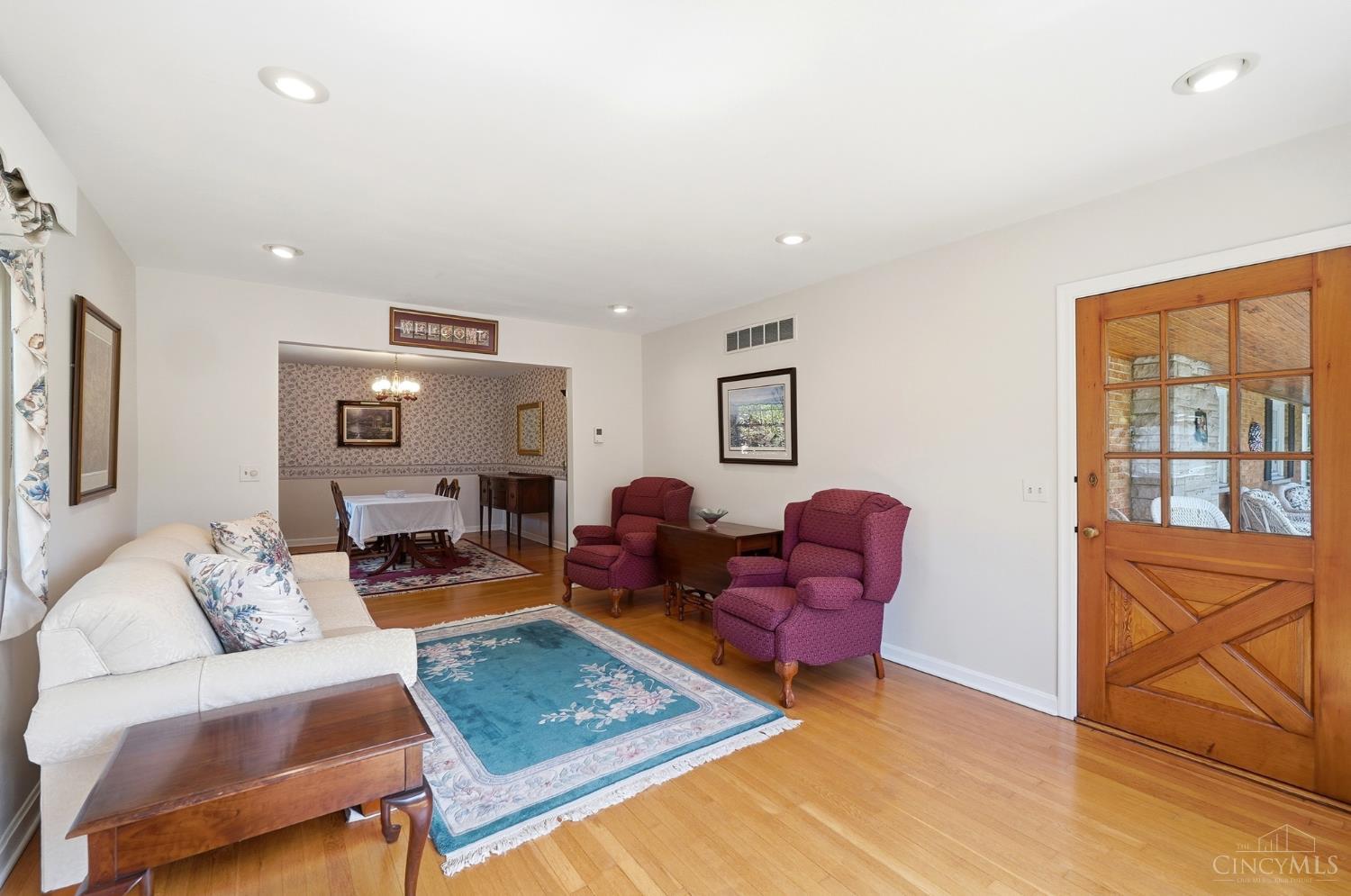 6596 Springdale Road Cincinnati, OH 45247 - Photo 7 of 81