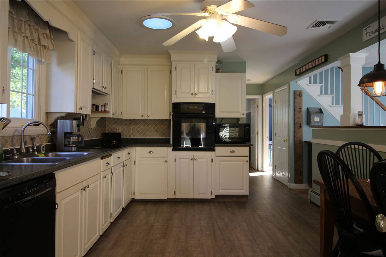25 Carmine Road Nashua, NH 03063 - Photo 5 of 24