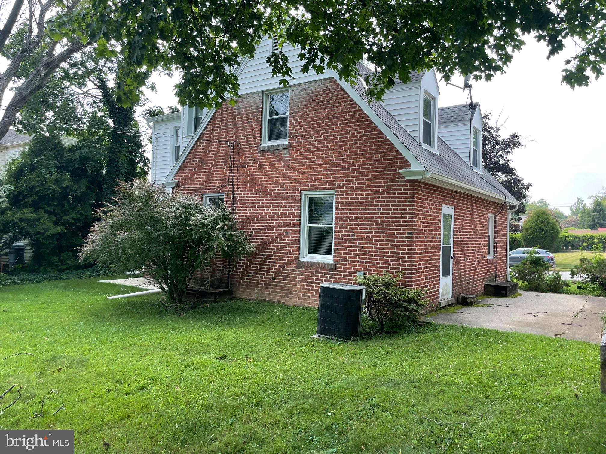 1207 Natalie Road Phoenixville, PA 19460 - Photo 3 of 16 Gallery Image 3