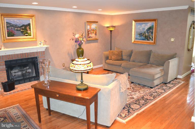 9329 Spring Water Path Jessup, MD 20794 - Photo 10 of 30 Living Room