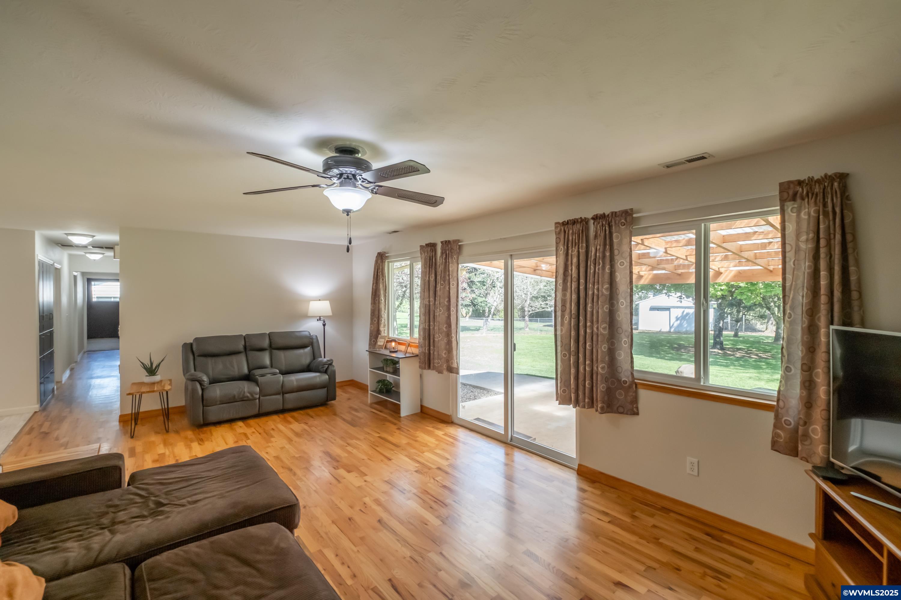 28791 Liberty Road Sweet Home, OR 97386 - Photo 14 of 49 Gallery Image 14