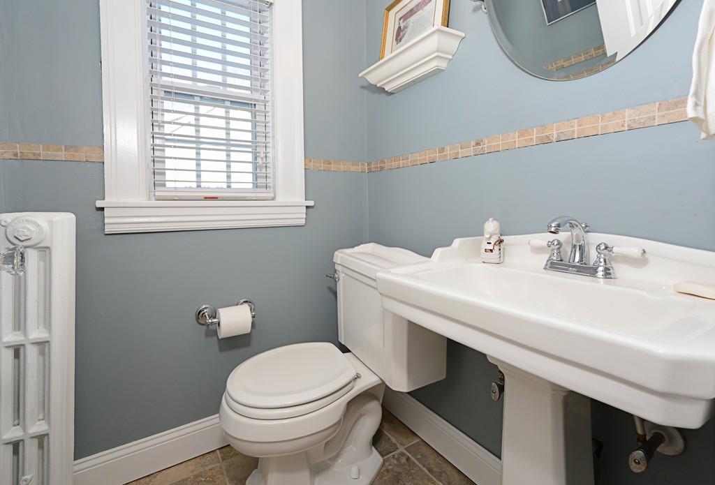 12 Hazelwood Road Worcester, MA 01609 - Photo 8 of 41 Gallery Image 8