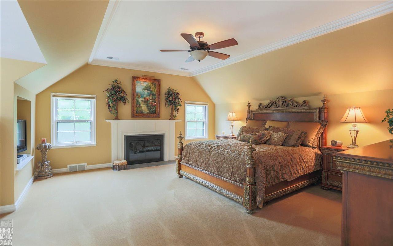 233 Stephens Road Grosse Pointe, MI 48236 - Photo 18 of 42 31326942-17.JPG