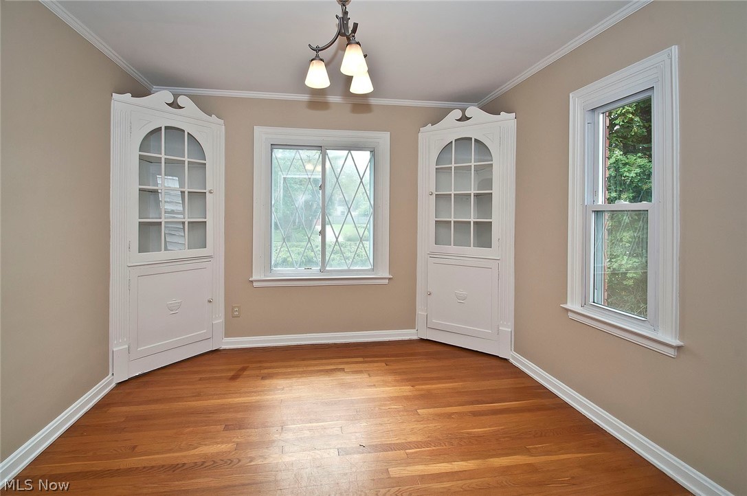 3627 Bainbridge Road Cleveland Heights, OH 44118 - Photo 4 of 21