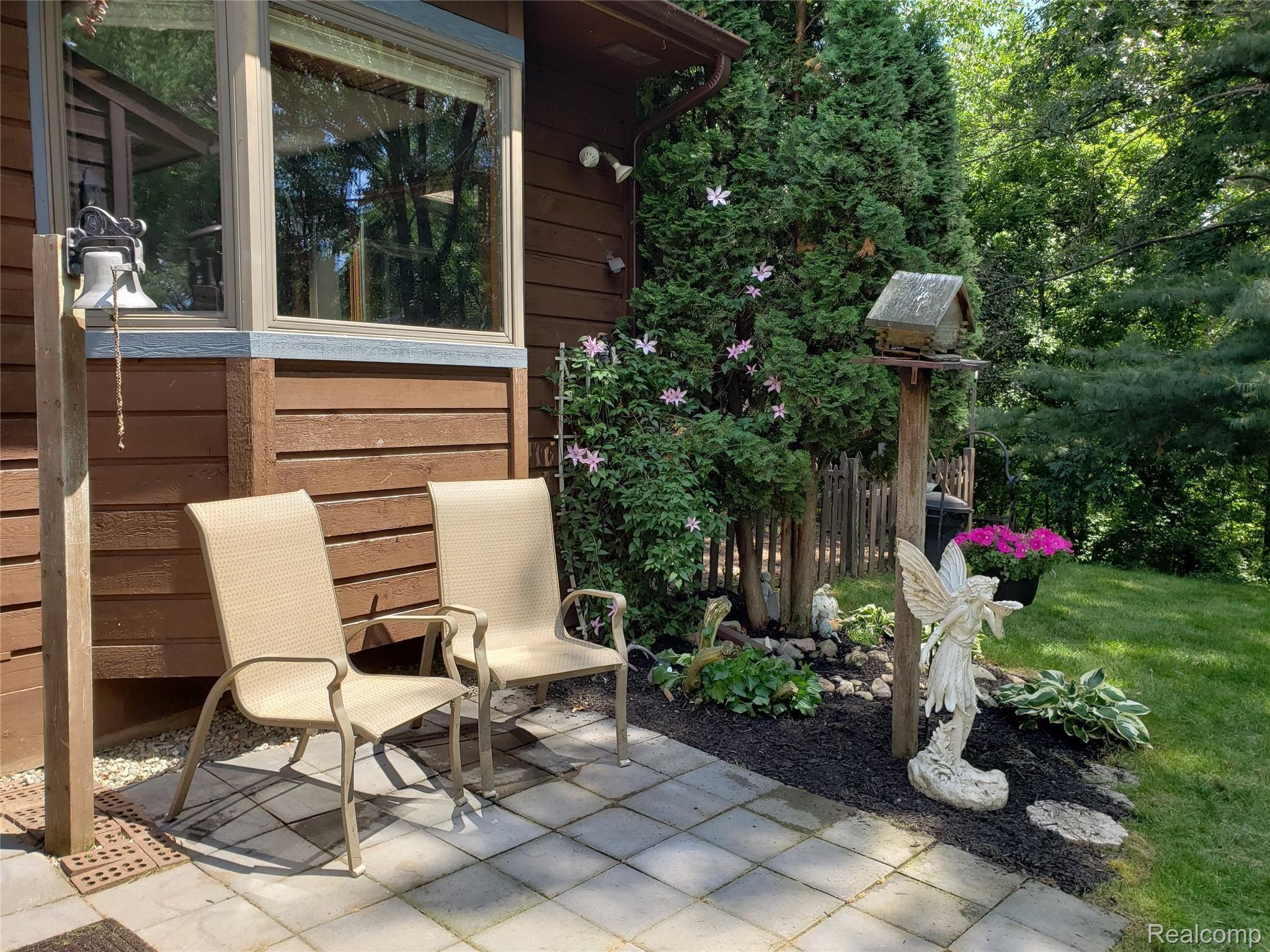 5440 Farley Road Clarkston, MI 48346 - Photo 41 of 46 PATIO.jpg