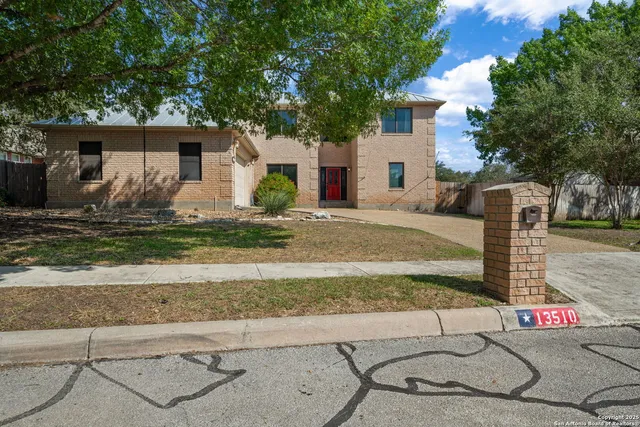 $2,850 | 13510 Mt Olympus, Universal City, TX 78148