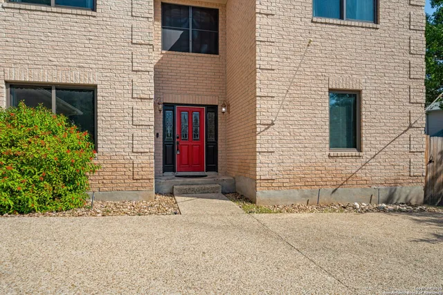 $2,850 | 13510 Mt Olympus, Universal City, TX 78148