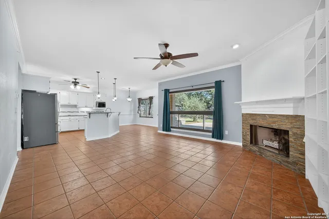 $2,850 | 13510 Mt Olympus, Universal City, TX 78148