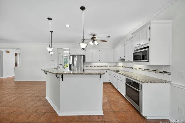 $2,850 | 13510 Mt Olympus, Universal City, TX 78148