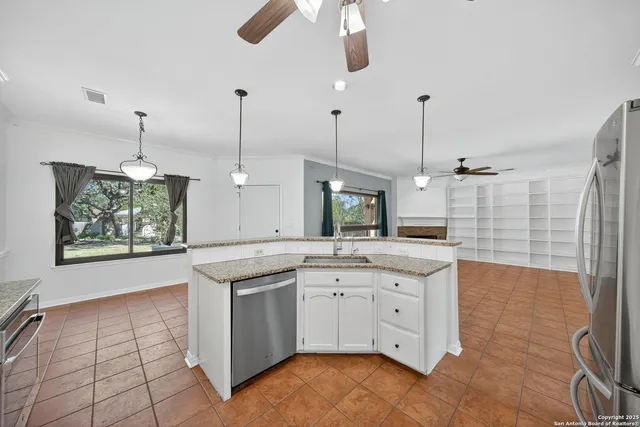 $2,850 | 13510 Mt Olympus, Universal City, TX 78148