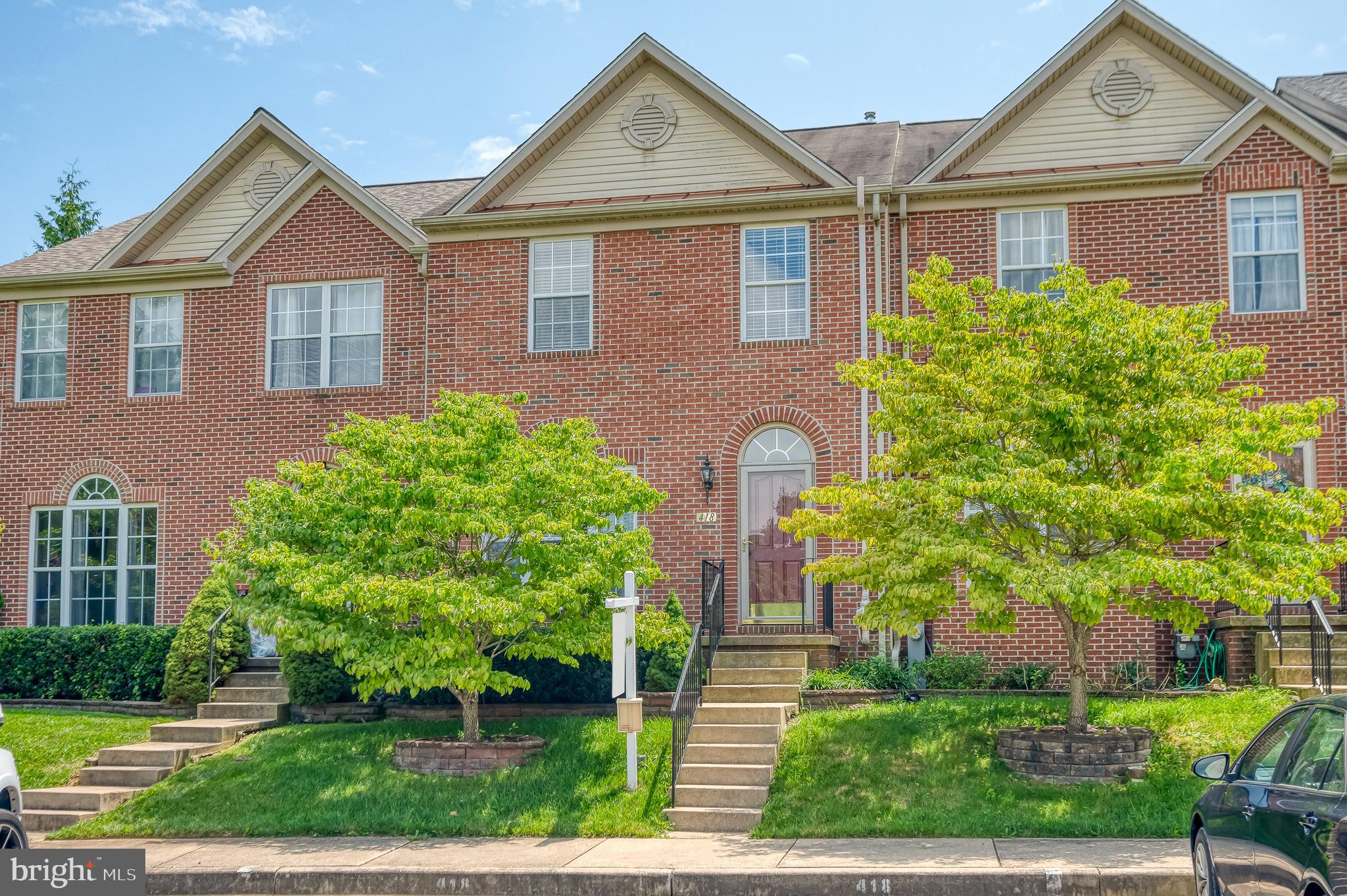 Welcome Home to 418 Callander Way!