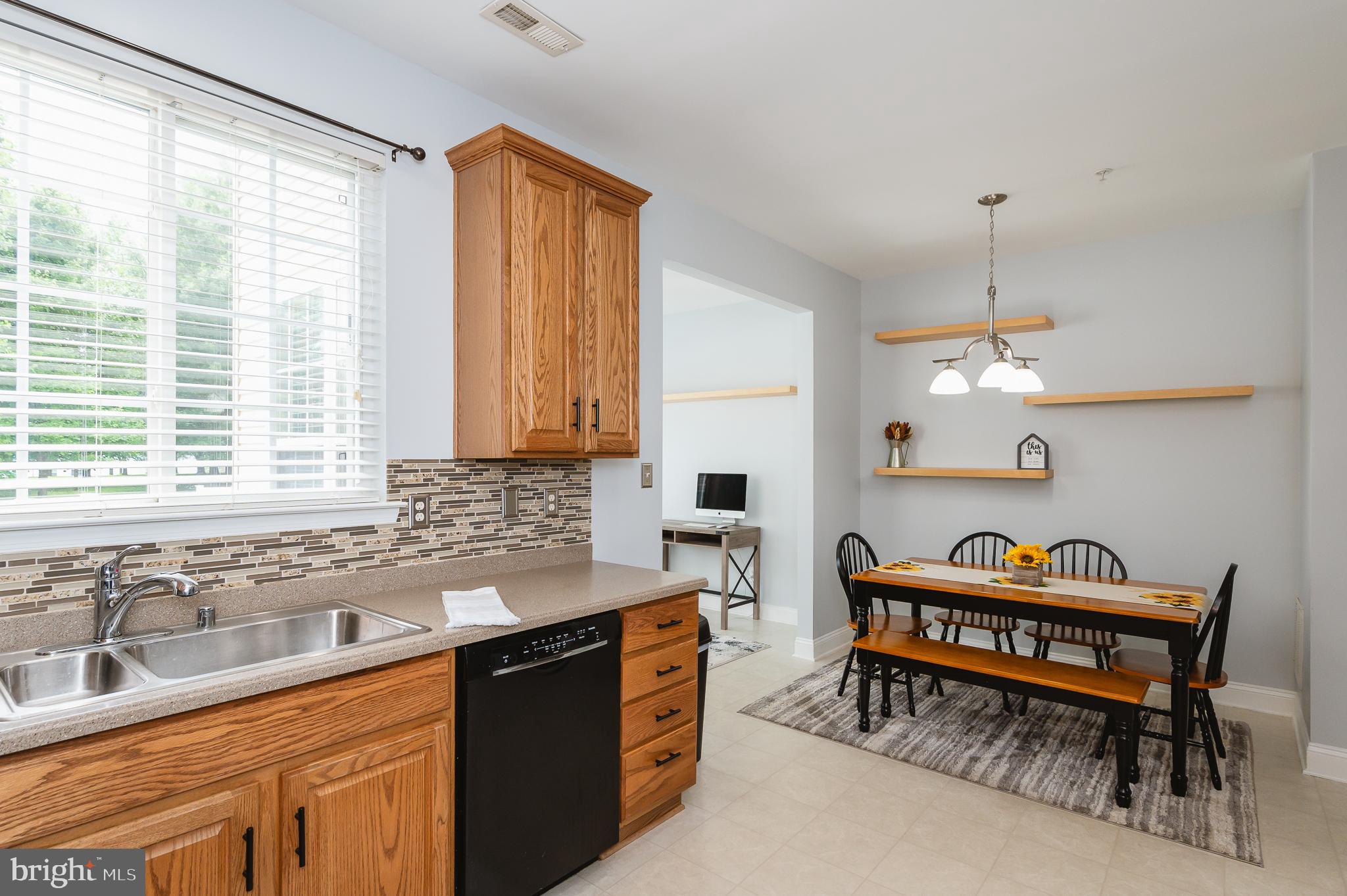 418 Callander Way Abingdon, MD 21009 - Photo 16 of 55 Kitchen with Dining Area