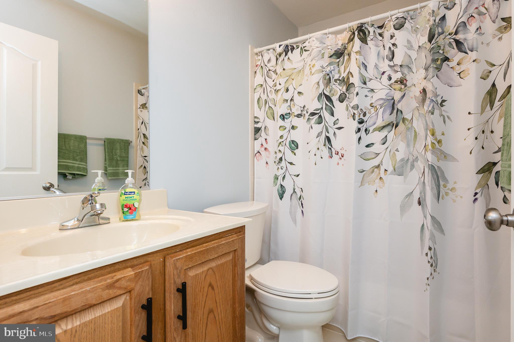 418 Callander Way Abingdon, MD 21009 - Photo 33 of 55 Main Bath Room