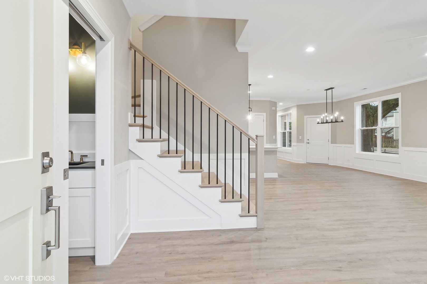 2 East Slade Street Palatine, IL 60067 - Photo 2 of 17