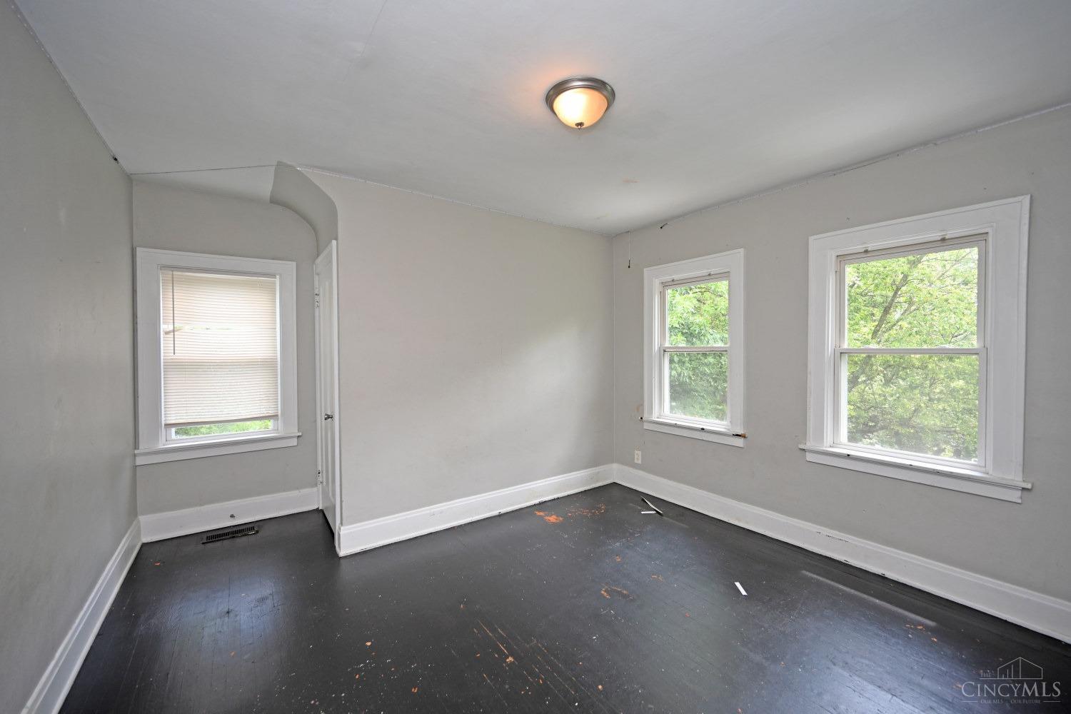 1309 Groesbeck Road Cincinnati, OH 45224 - Photo 20 of 27 Gallery Image 20