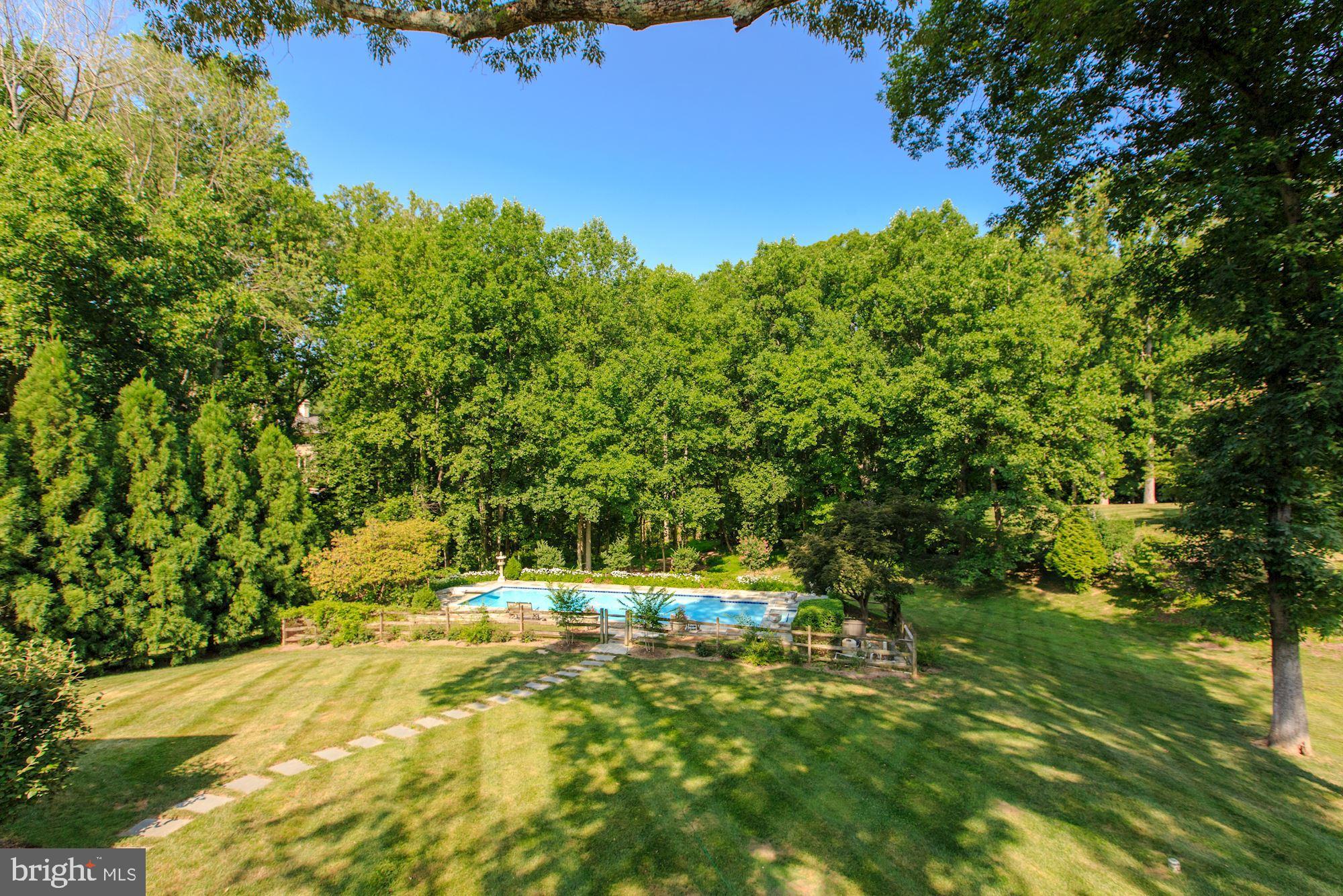 1000 Turkey Run Road McLean, VA 22101 - Photo 46 of 46 Landscaped Garden