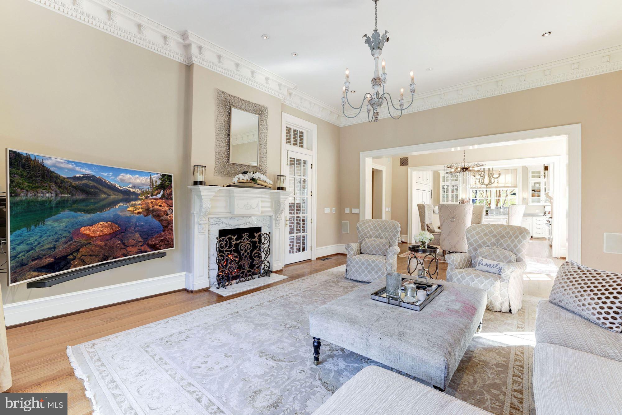 1000 Turkey Run Road McLean, VA 22101 - Photo 8 of 46 Family Room w/ abundant natural light