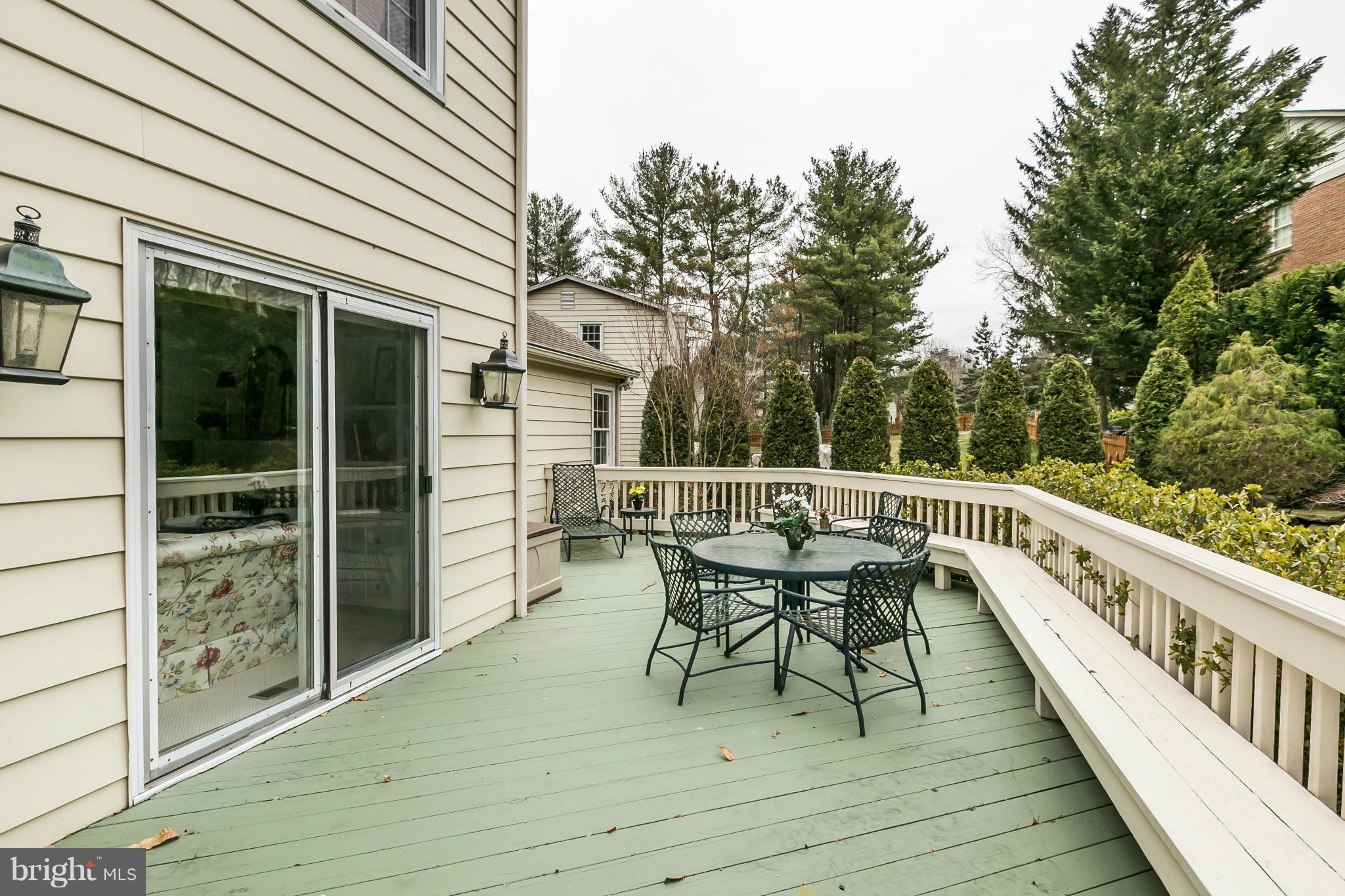 109 Charlesbrooke Road Baltimore, MD 21212 - Photo 25 of 30 a view of a chair and tables on the roof deck