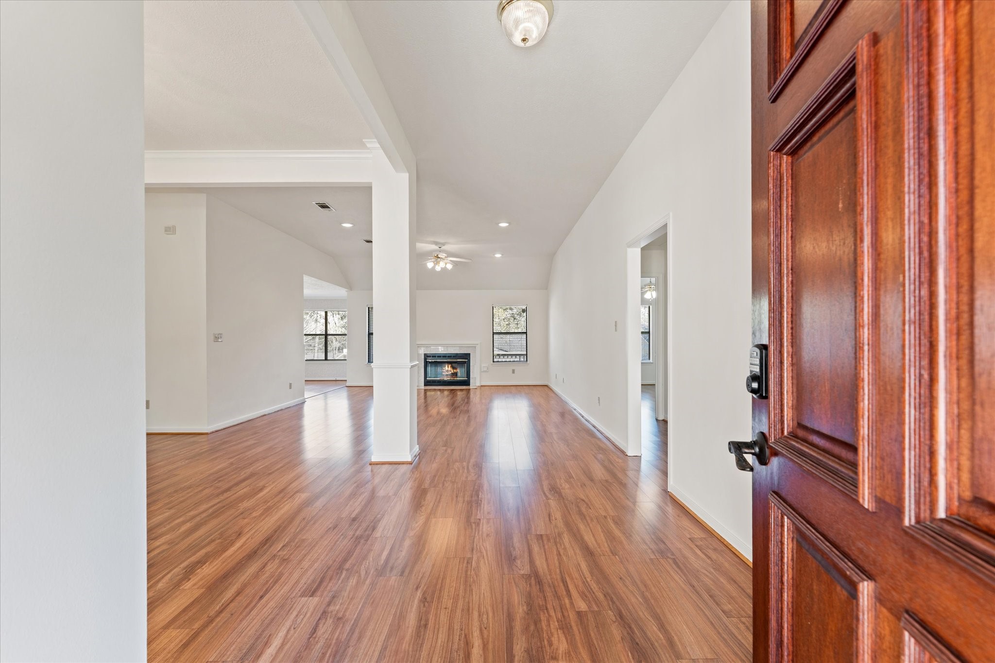 215 Deep Dale Lane Conroe, TX 77304 - Photo 4 of 34 Welcome home!