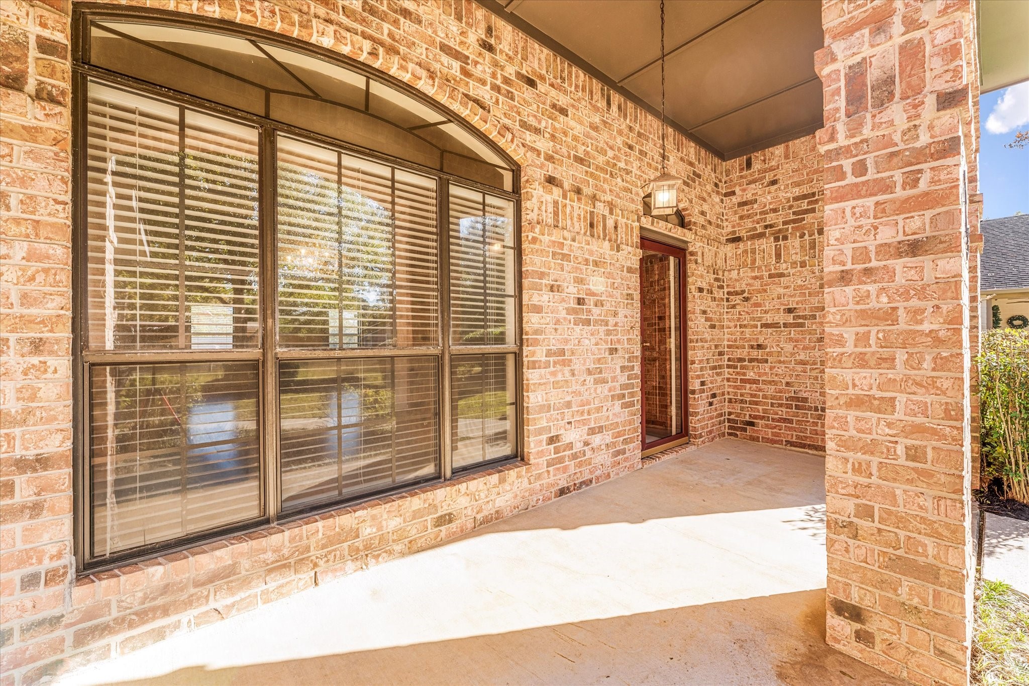 215 Deep Dale Lane Conroe, TX 77304 - Photo 5 of 34