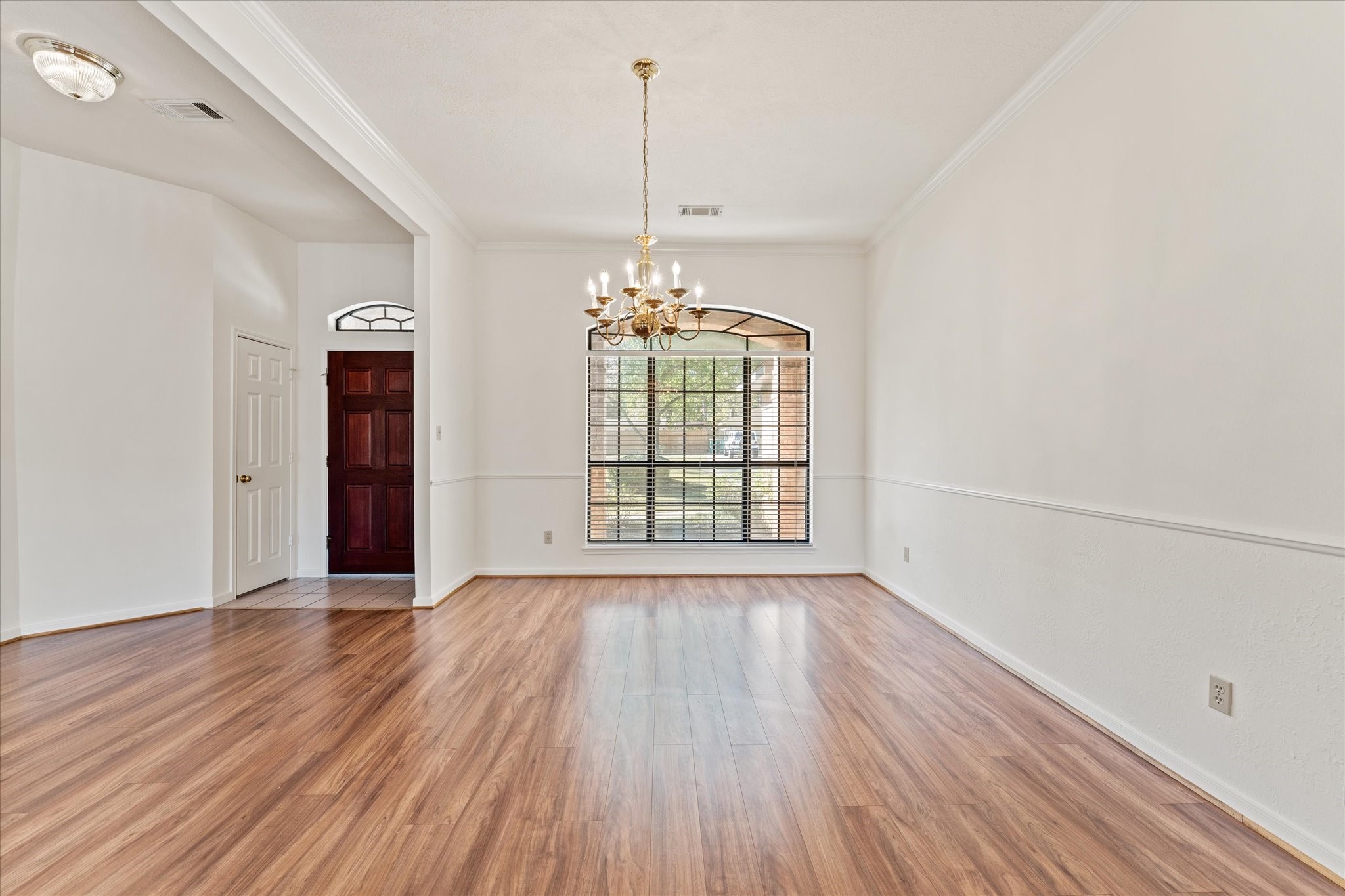 215 Deep Dale Lane Conroe, TX 77304 - Photo 8 of 34 Dining room view..