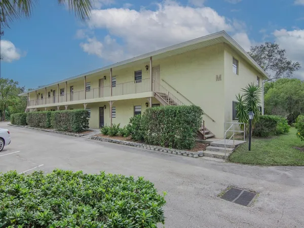 $1,475 | 400 18th Street, Unit M1, Vero Beach, FL 32960