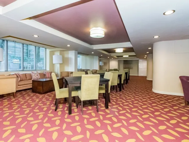 $2,600 | 33 Pond Avenue, Unit 301, Brookline, MA 02445