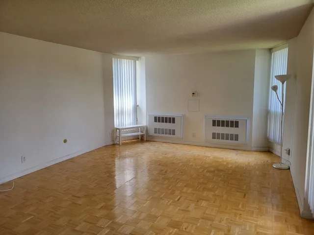 $2,600 | 33 Pond Avenue, Unit 301, Brookline, MA 02445