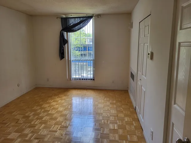 $2,600 | 33 Pond Avenue, Unit 301, Brookline, MA 02445