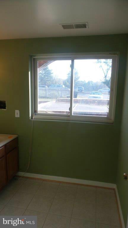 5712 Sandy Spring Road Laurel, MD 20707 - Photo 17 of 25 Bath