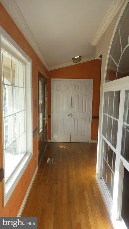5712 Sandy Spring Road Laurel, MD 20707 - Photo 6 of 25 Interior (General)