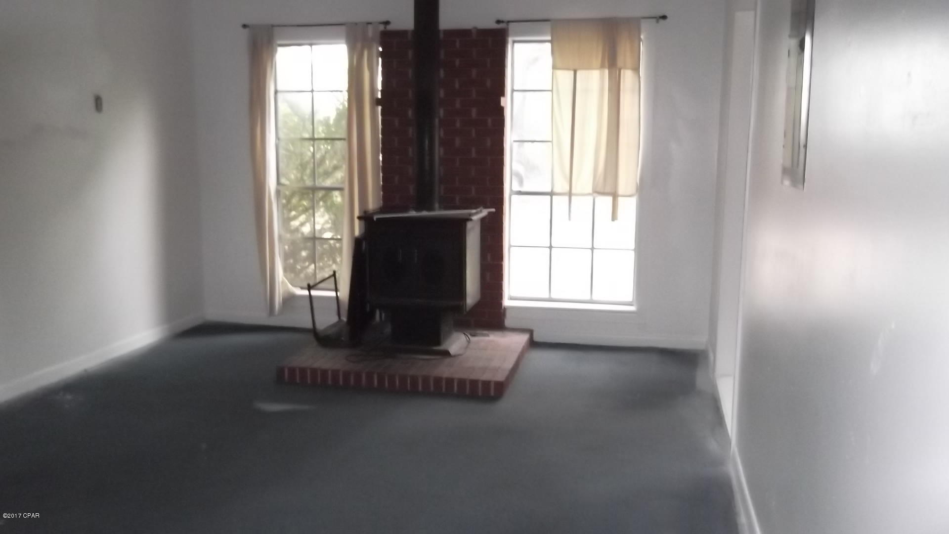 2484 Lawrence Road Marianna, FL 32446 - Photo 9 of 18 Gallery Image 9