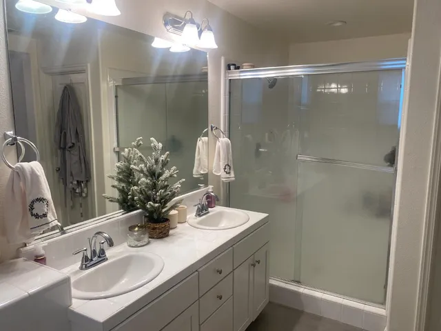 $399,999 | 836 Winchell Way West, Madera, CA 93636