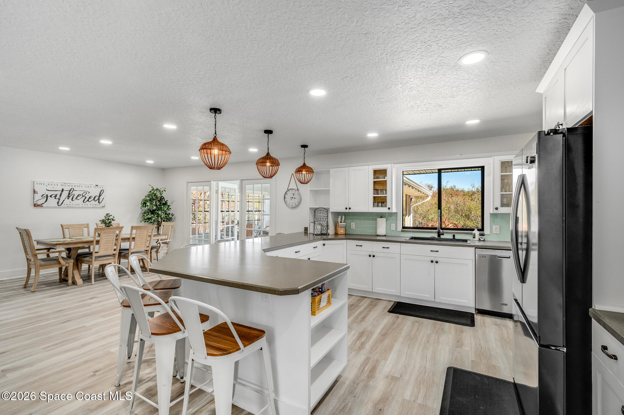 999 Sunswept Road Northeast Palm Bay, FL 32905 - Photo 4 of 85 Kitchen