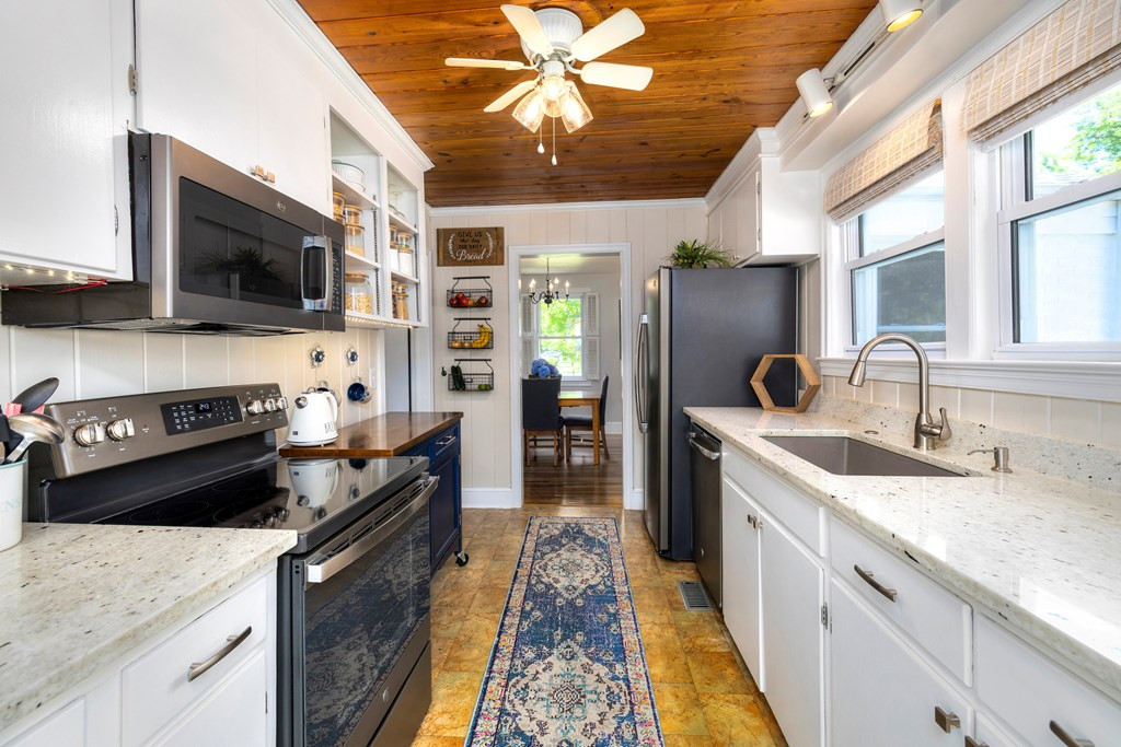 602 Baldwin Drive Sumter, SC 29150 - Photo 4 of 83 Gallery Image 4