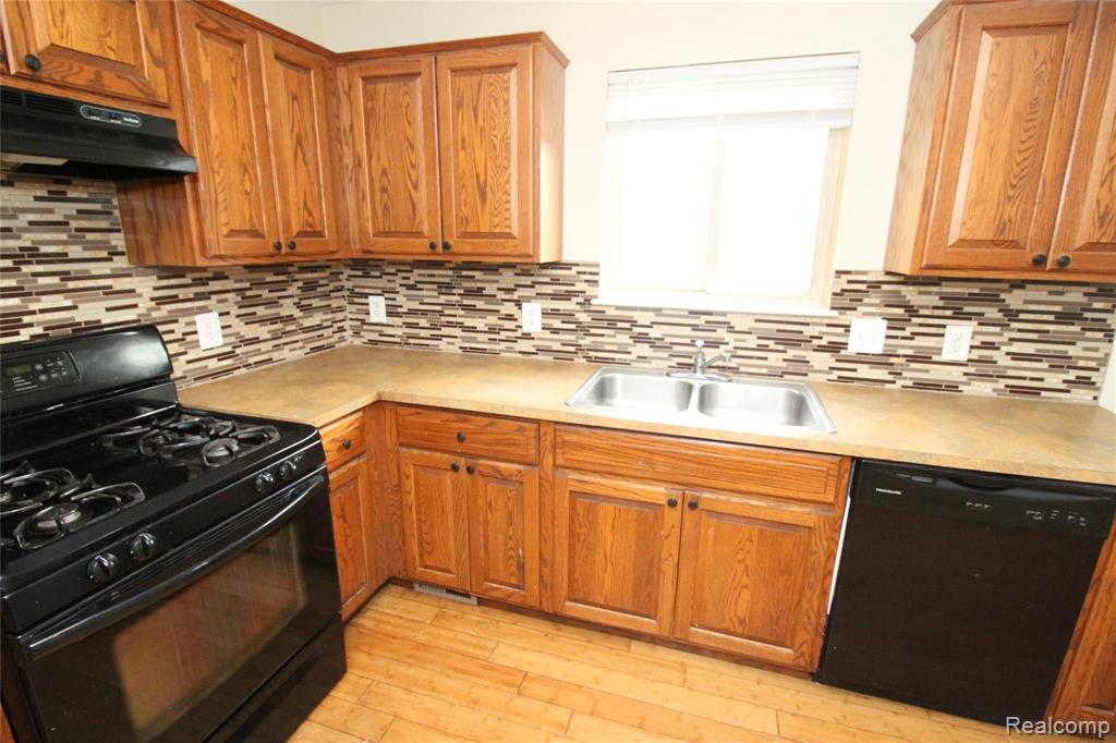 21840 15 Mile Road Clinton Township, MI 48035 - Photo 9 of 25
