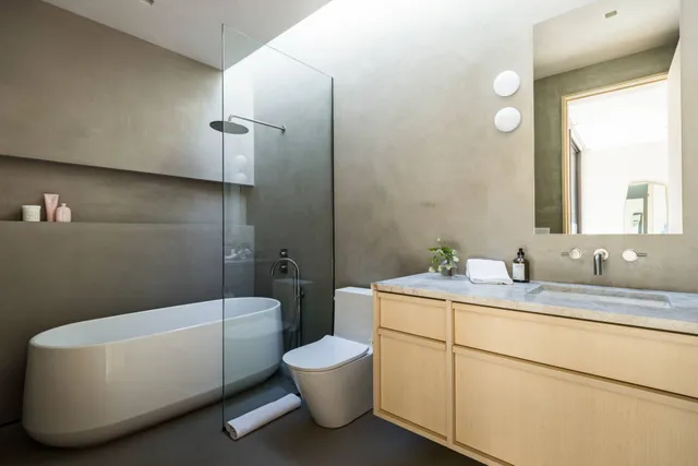 a close view of utility and utility room