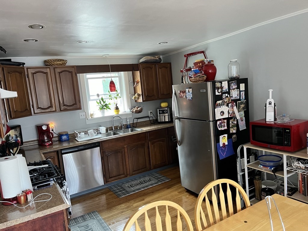 295 Maple Street Lynn, MA 01904 - Photo 9 of 33
