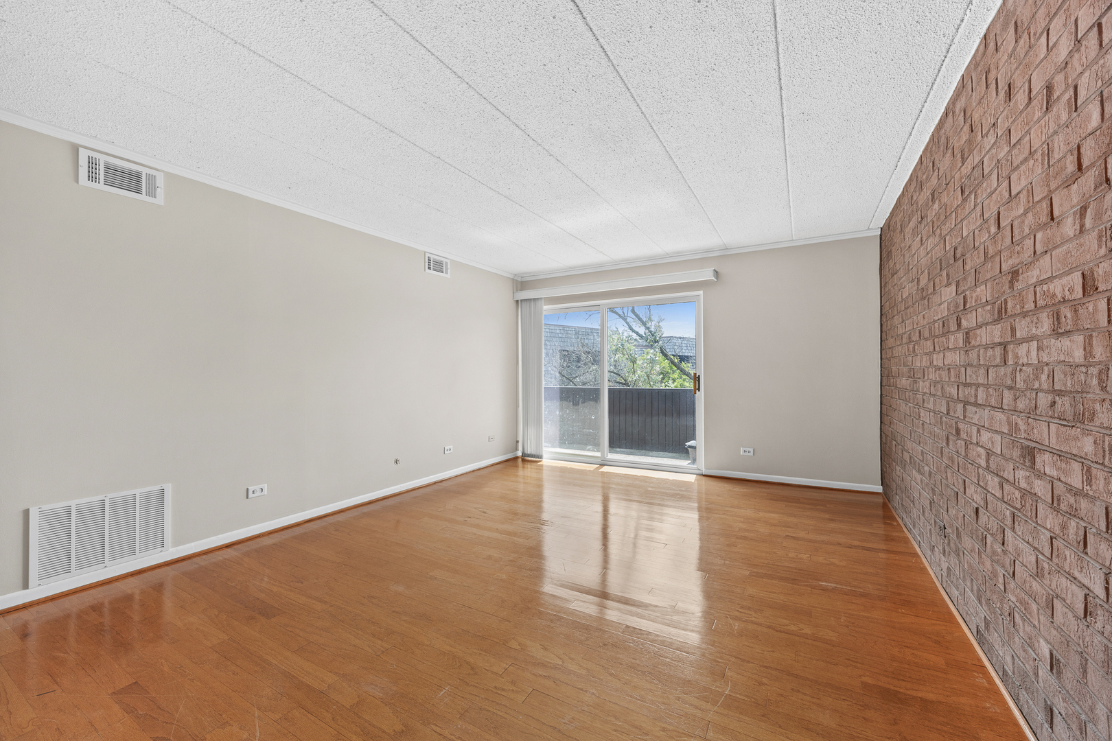 513 Timber Ridge Drive, Unit 308 Carol Stream, IL 60188 - Photo 2 of 15 Gallery Image 2