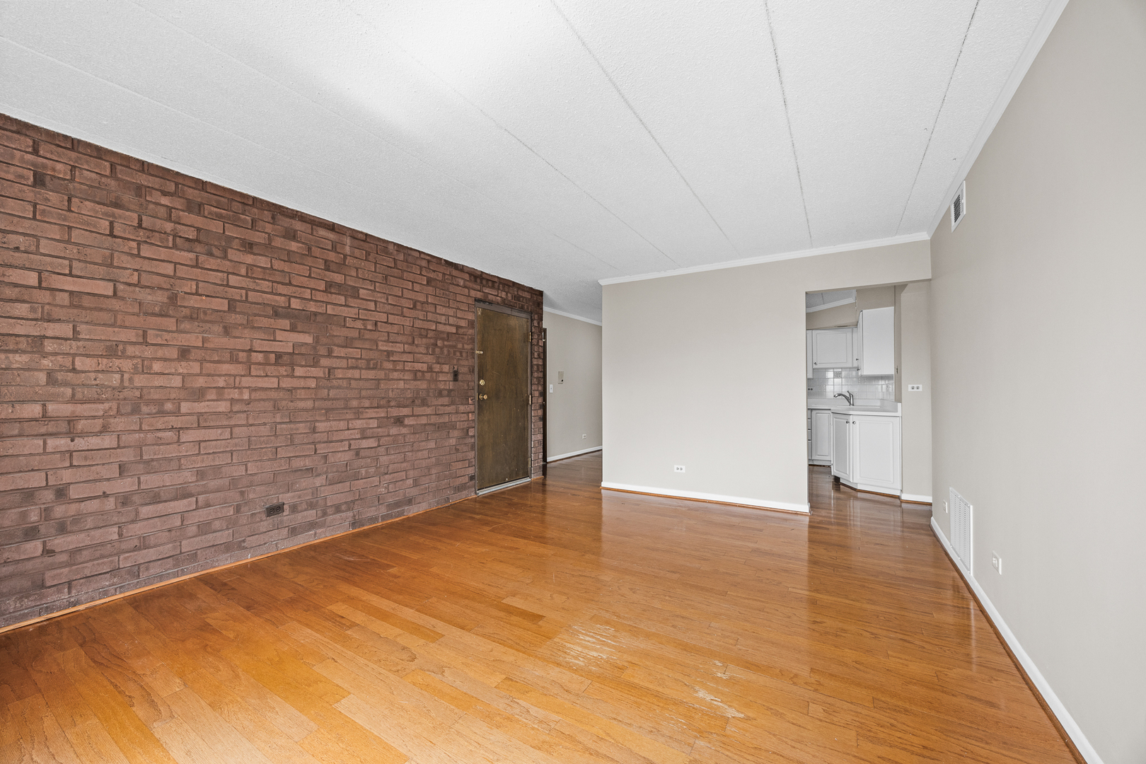513 Timber Ridge Drive, Unit 308 Carol Stream, IL 60188 - Photo 3 of 15 Gallery Image 3