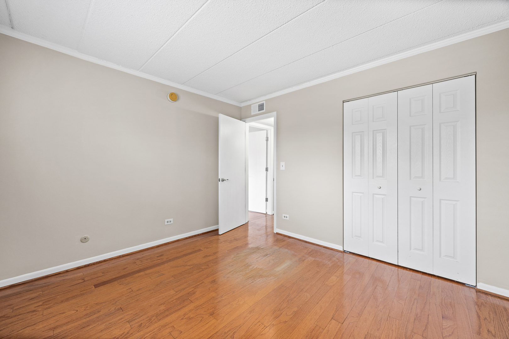 513 Timber Ridge Drive, Unit 308 Carol Stream, IL 60188 - Photo 9 of 15 Gallery Image 9