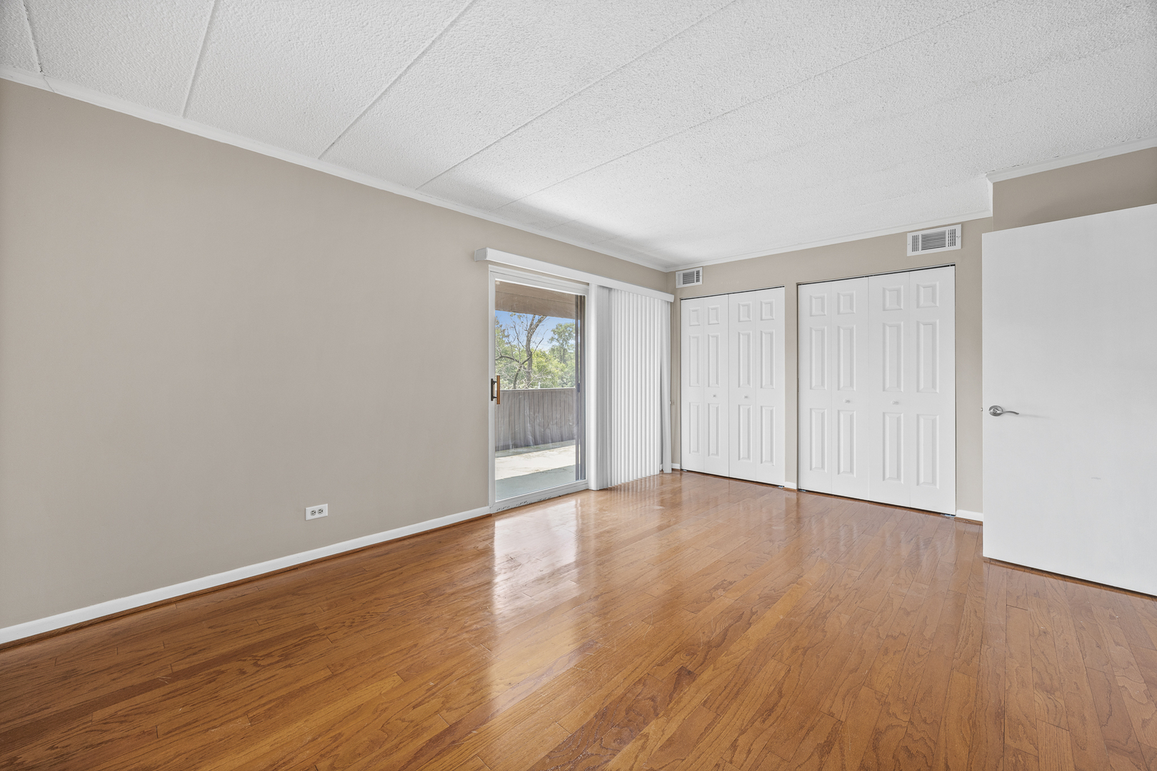 513 Timber Ridge Drive, Unit 308 Carol Stream, IL 60188 - Photo 10 of 15 Gallery Image 10