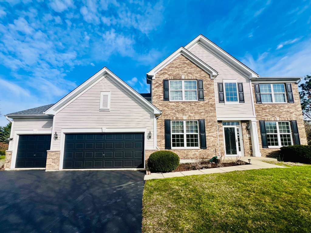 5 Player Court Bolingbrook, IL 60490 - Photo 1 of 42
