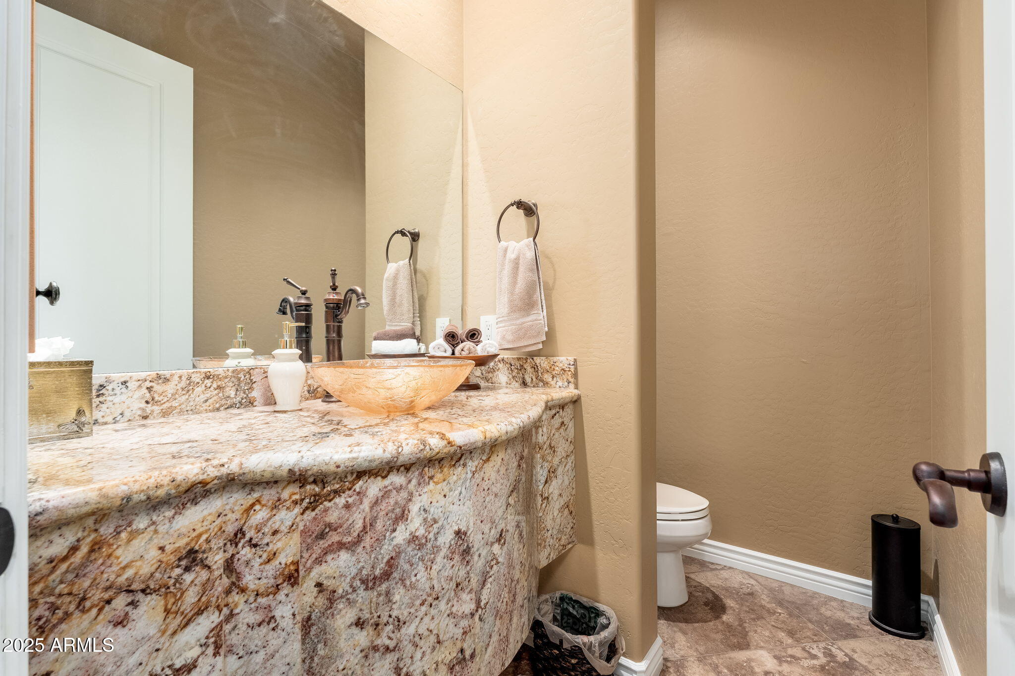 213 East Summerside Road Phoenix, AZ 85042 - Photo 18 of 39 213 E Summerside Rd - 20