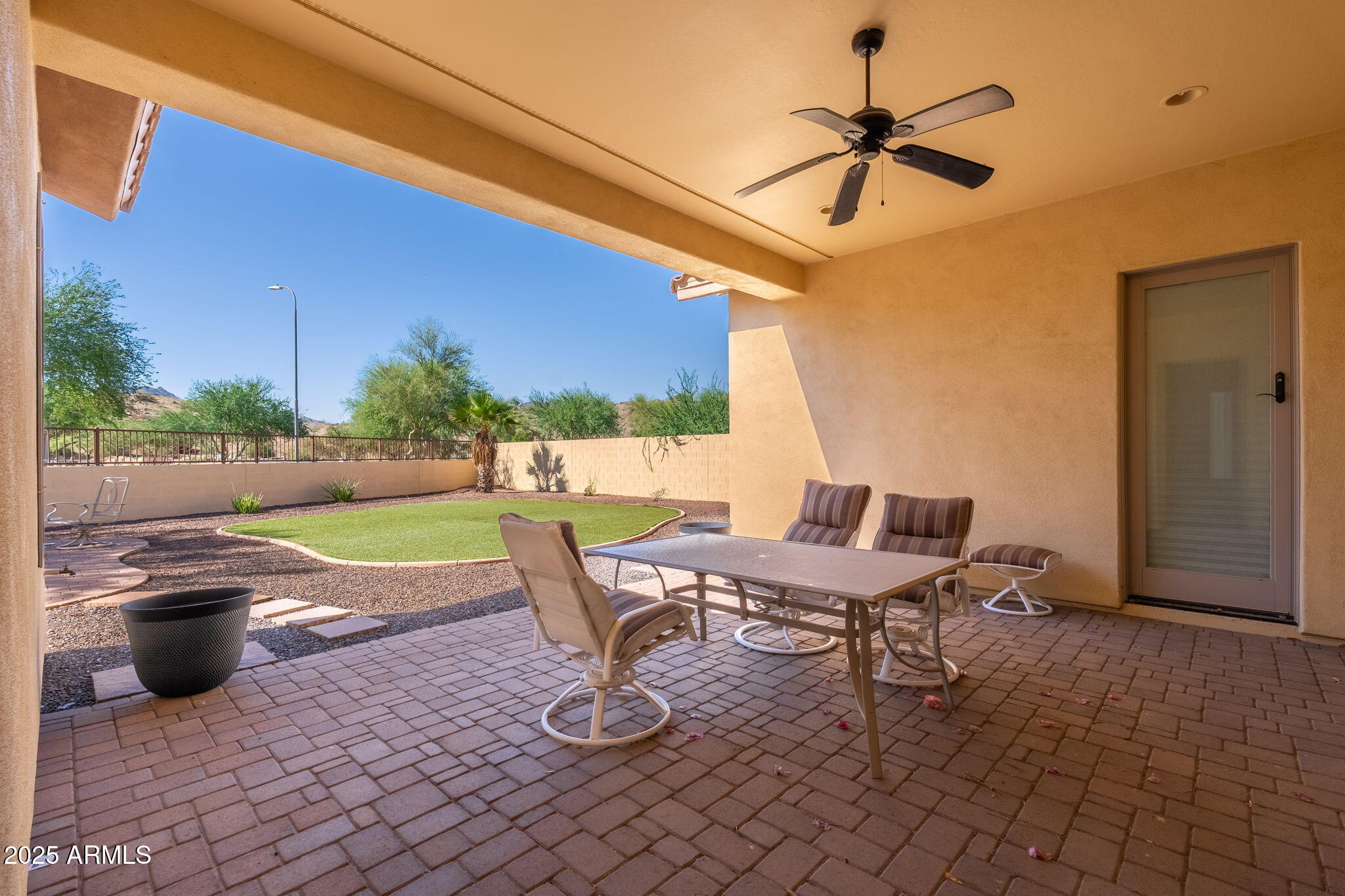 213 East Summerside Road Phoenix, AZ 85042 - Photo 30 of 39 213 E Summerside Rd - 34